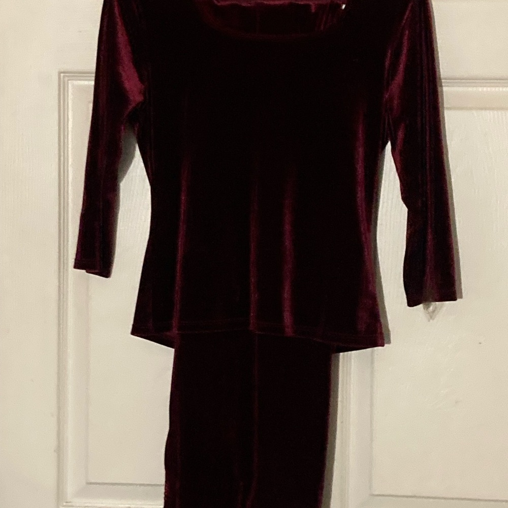 Chesley Velvet Maroon two piece Set M